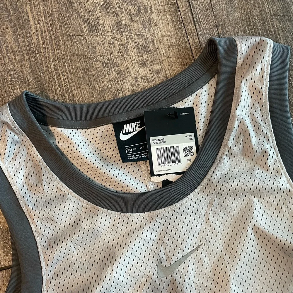 NWT Women’s Nike Set - Picture 3 of 5